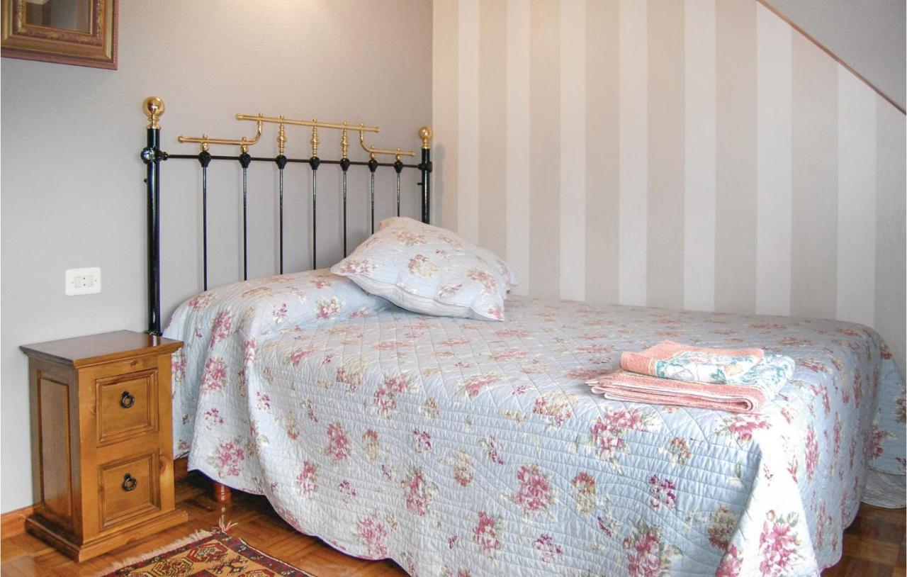 Gorgeous Home In Pilona With Kitchen La Pinera Zewnętrze zdjęcie
