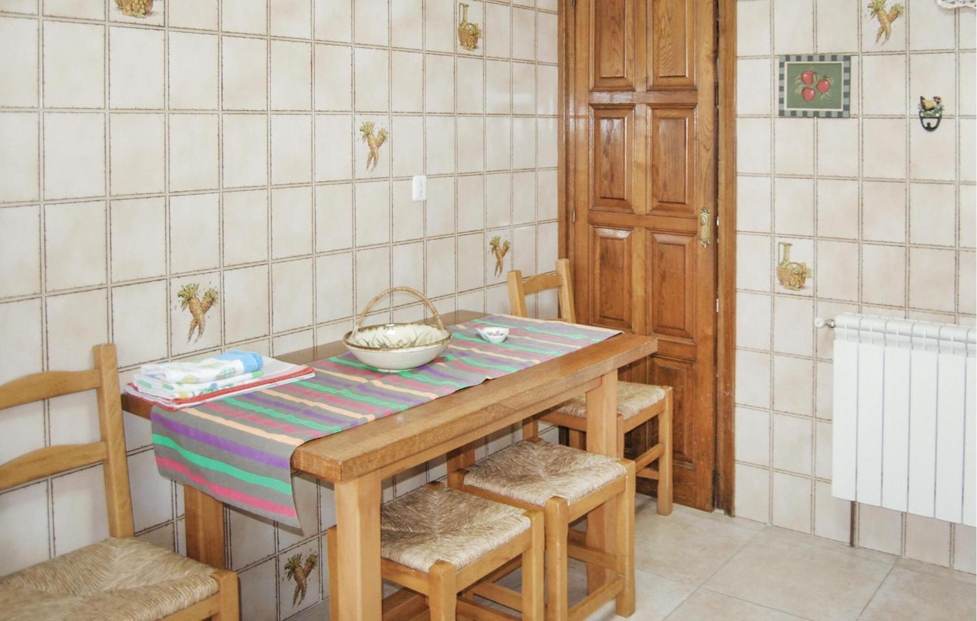 Gorgeous Home In Pilona With Kitchen La Pinera Zewnętrze zdjęcie